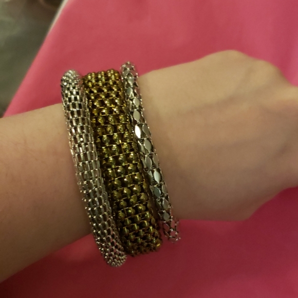 Jewelry - 🌷Set of 3 bracelets